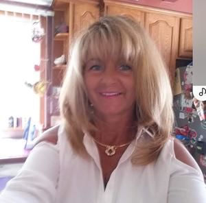 Meet your Posher, Gloria